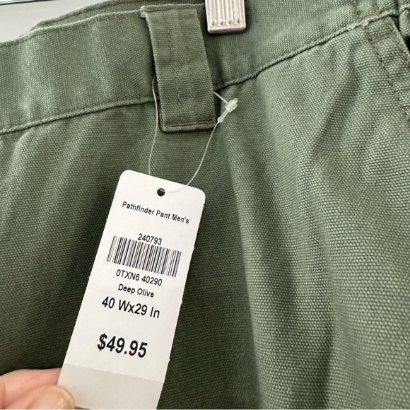 NWT L.L. Bean Men’s Comfort‎ Waist Olive Green Cargo Pants size 40x29 - Picture 3 of 4